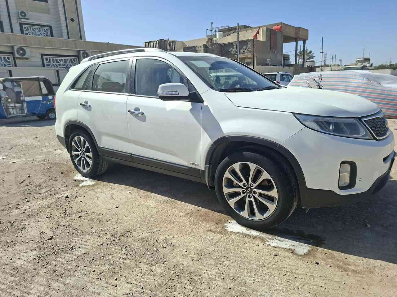 سلام عليكم  سيرنتو موديل ١٥ رقم واسط خليجيه مراوس بي  ديرنكو من مديل ٢١ وفوق اراوس  مكانه السياره الديوانيه ٤ سلندر راكب ٧  فول عدل فتحه نقصها فتحه سياره ***********
