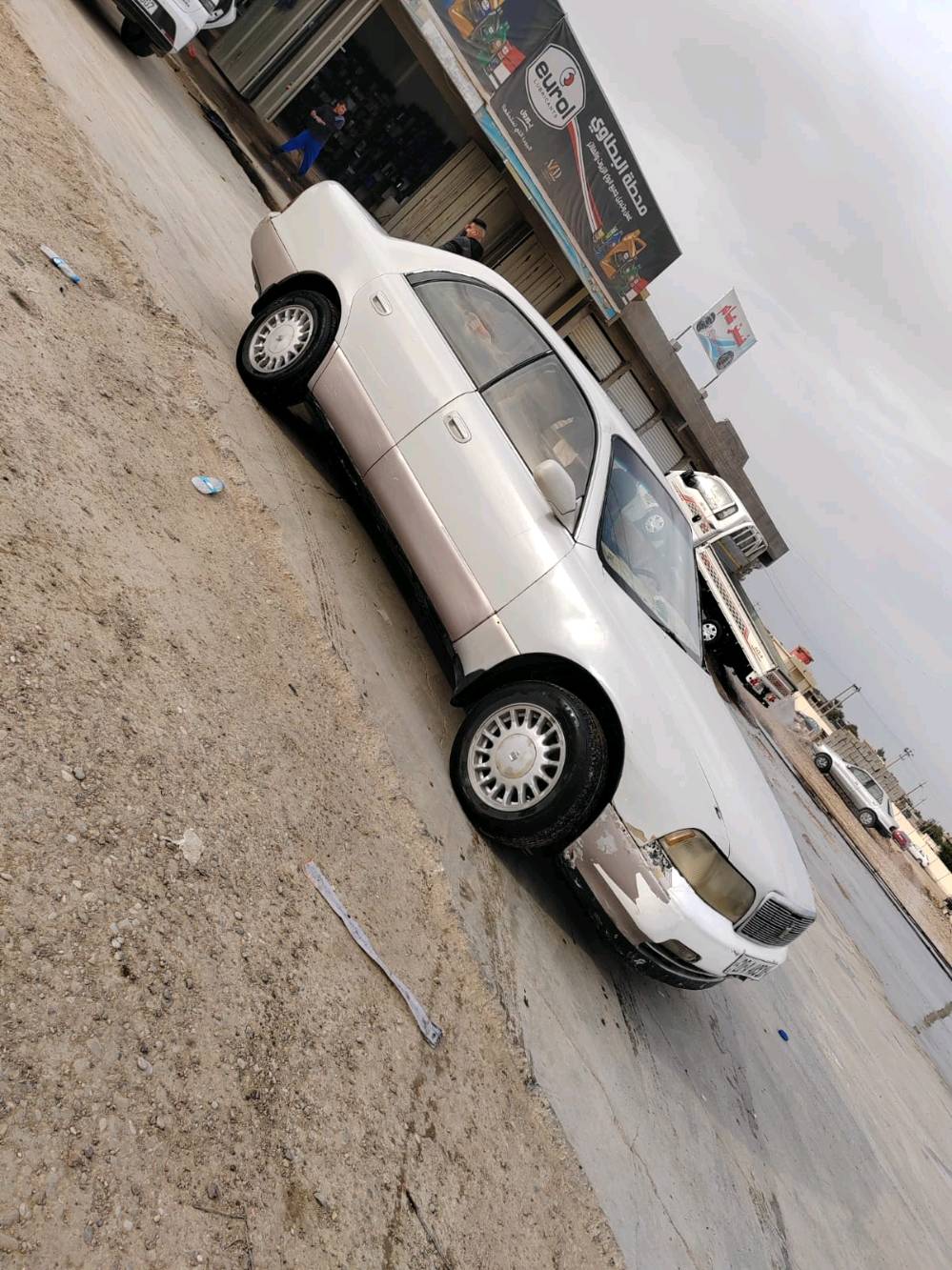 السلام عليكم تويوتا كراون  ماجستة موديل 1991 رقم دولي ديالى مكفولة من الكص ونقل الجثة تحويل نفس اليوم هزة تنتهي 2026 للبيع او المراوس السعر 45 مكينه 2500 ديلكو جديد تخم تاير نوزل بلك عقل ضفيرة كير محرك كلة تمام السيارة عوزها بس جوزة صباحية وباور بيه ونة