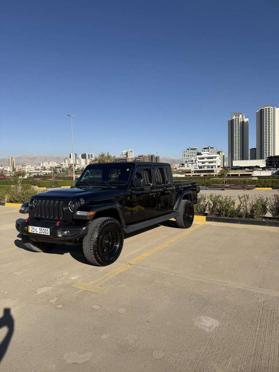 السلام عليكم جيب كلاديتر موديل ٢٠٢٣ بدون صبغ رقم سنوي ب اسمي سياره كامل محدث ربيكون سعر جووي سوك ٢٨٨$ زم ***********موجود بسليمانيه
