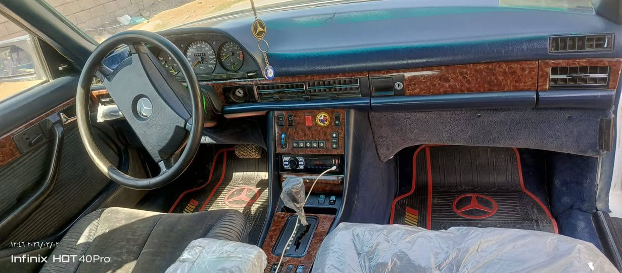 *للبيع مرسيدس 300 رئاسي*

*المواصفات:*
- موديل: 1988
- رقم: بغداد انكليزي 
- مشروع وطني
- سنوية لل 2027
- شرط تتكاتب مع المالك الشرعي
- كير، محرك البلاديات ، سبير كهربائيات، دواخل: شرط شركة
- تخم تاير جديد
- حدادية نظيفة مع دبلات وباقي ما يتعلق بالحدادية الامامي والخلفي جبتهن بالجنطه الشراي اذا يريد يشدهن 
- سنتر لك
- صبغ مكانات ابيع مصبوغة مكفوله من الضربة القوية والعيب الشرعي 
- السيارة تعجب الشراي
- كتلوكات السيارة موجودة
- اريل × 2 كهربائي على السويج 

*المكان:* واسط، صويرة

*السعر:* 65 وبيها مجال

*للاستفسار:* ***********
