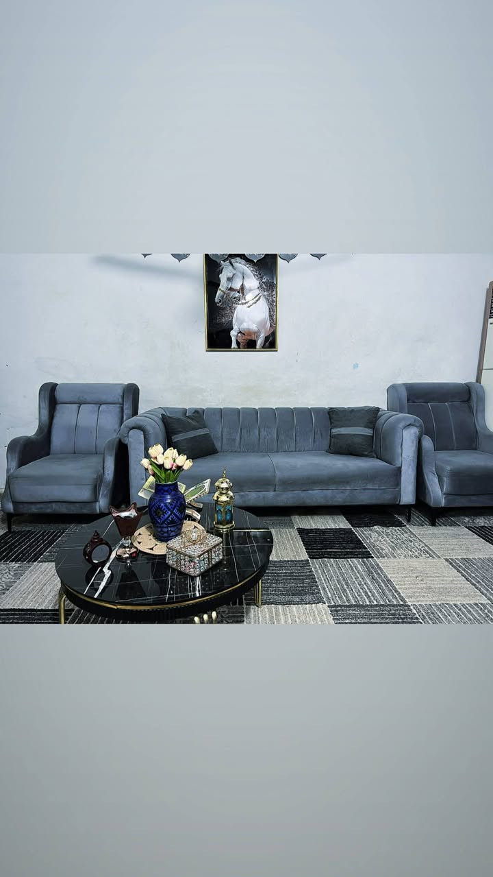 للبيع تخم و4 طبلات ونيو

مستعمل 9 أشهر
السعر 900 الف 
مع هديه مفرش 

للأستفسار (***********)
