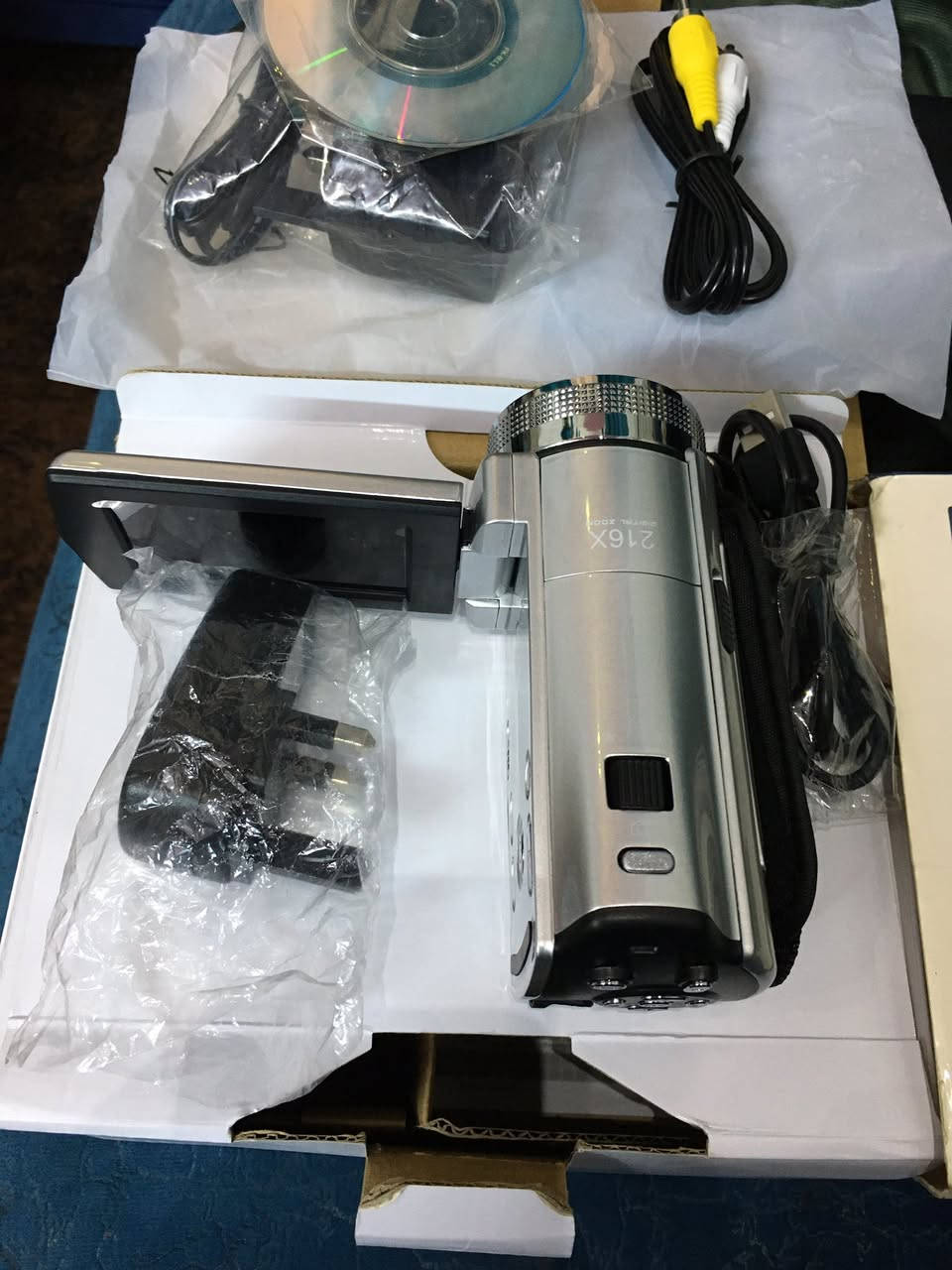 كامره سوني البيع جديده ما مستخدمه مع كافه ال ملحقات سعر 100او بي مجال


**إذا كنت صاحب هذا الإعلان وتريد حذفه لأي سبب، رجاءا أرسل رسالة إلى الدعم الفني**