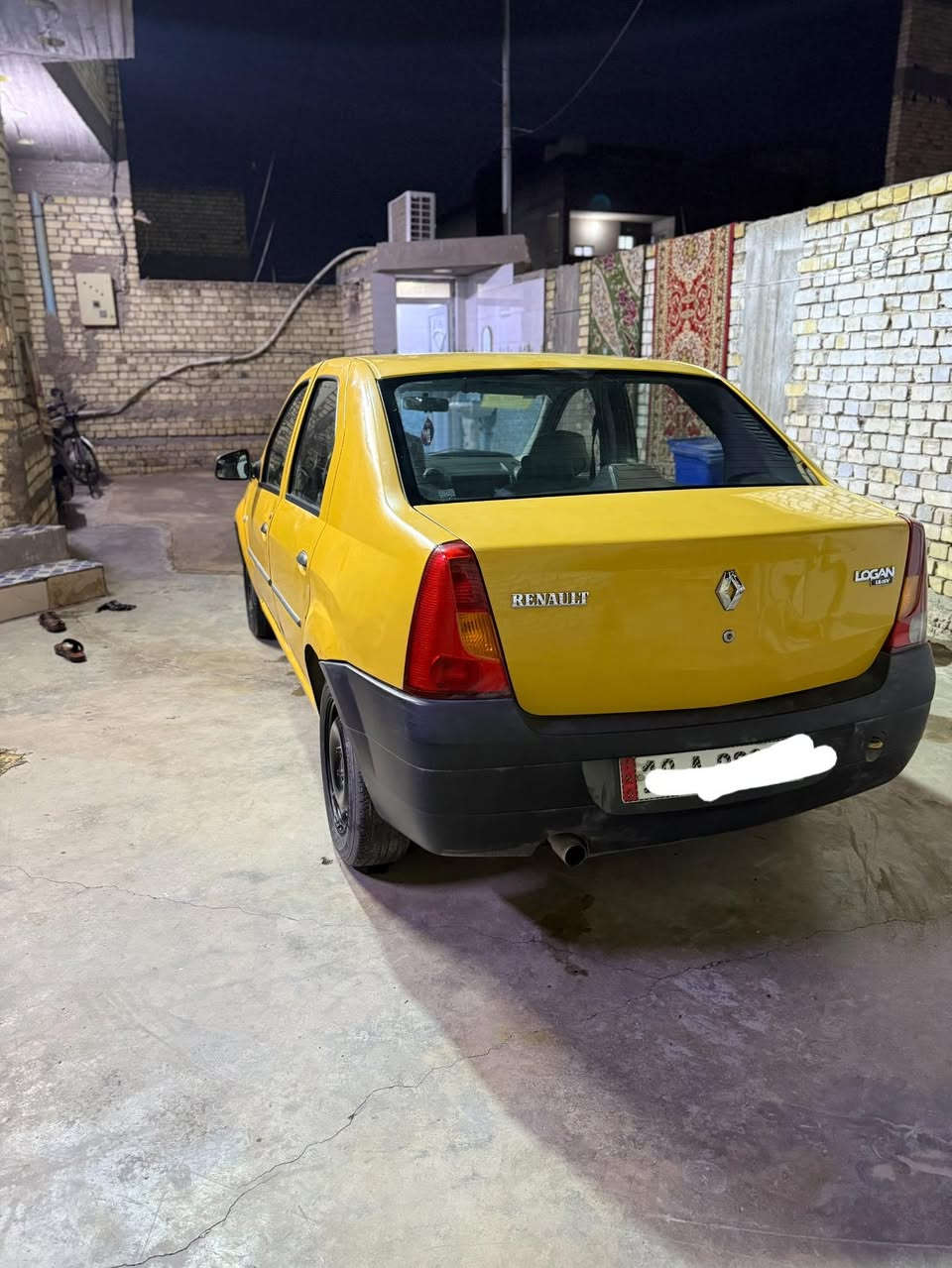 سلام عليكم رينو للبيع موديل 2013 باور رقم بابل مشروع وطني محرك وكير مكفول دوشمه جديده وتايرات تخم جديد  السعر 40 مكاني جسر ديالى القديم غريب عل زعفرانيه للاستفسار ***********
