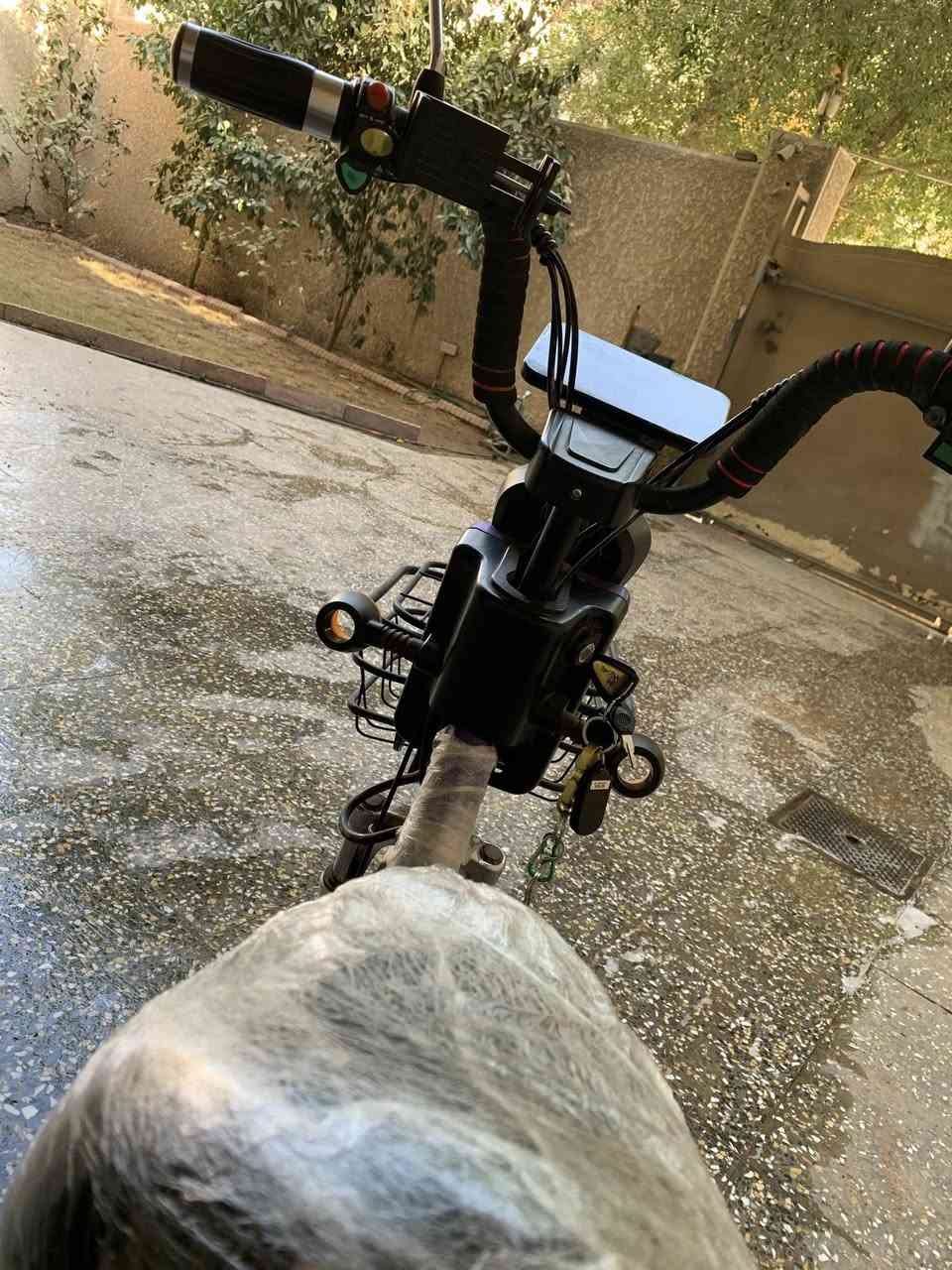 السلام عليكم .
دراجة شحن للبيع . 

المواصفات 👇🔥

شركة HIS 🤌

شاشة ايباد 

اشاير يسار + يمين ❤️‍🔥

سويج نسختين 🥶

بطاريات جديدة 100%100 

كشن طبي ⛑️

نضافة 100%100 
السعر 320 

رقم : ***********

متوفر واتساب 

ما موجود ماسنجر 

مكاني كربلاء حي التحدي
