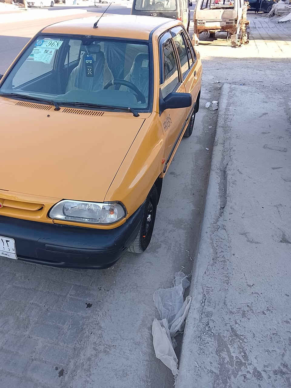 سلام عليكم ورحمه الله وبركاته سايبه للبيع موديل 12 رقم بغداد مصفره هيهة وغرامات  مكينه كير شواصي مكفولات كهربائيات كلها شغاله دوشمه جديده صدر جديد تخم تاير جديد للتبريد شغال تتفه شغاله سياره خير من الله كلشي جاهز تحويل مباشر هاي تفاصيل السياره سياره معمر اخياساته بل شركه جماليه السعر 27 مكان السياره بعداد البياع التصال ***********
