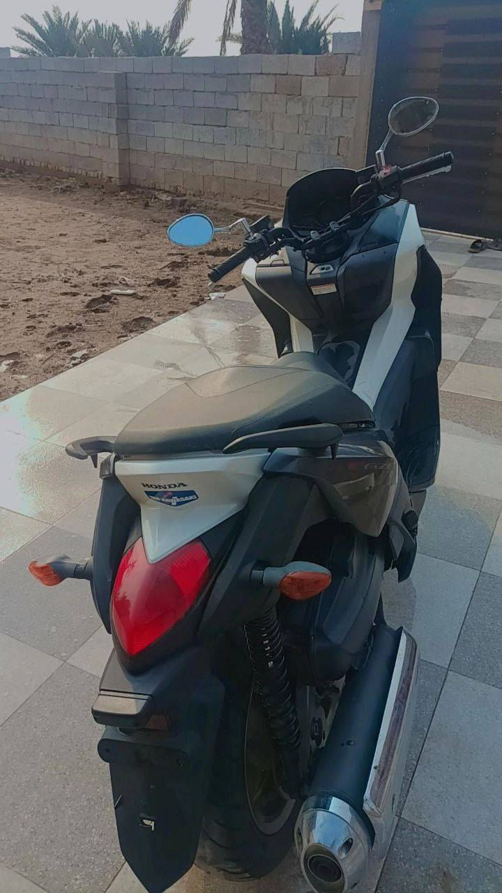 هوندا فاز FM11 ، كلش نضيفة ، اشتريت سيارة وبقت بالبيت ، سنه كامله عندي ماشي عليها بس 2500 , 
باليابان ماشية 10 الف فقط 
عارضها للبيع ، الدراجة بدون ارقام ، 
سعرها 2,850 عراقي 
مكانها ذي قار ، النصر


**إذا كنت صاحب هذا الإعلان وتريد حذفه لأي سبب، رجاءا أرسل رسالة إلى الدعم الفني**