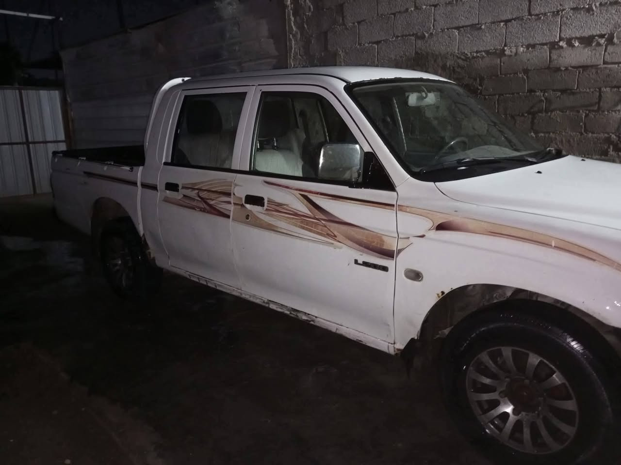 السلام عليكم
*تم اعادة النشر بسبب الوعود الكاذبة 

*بيكم ميسبوشي 2002

*مكينة بلادي .خير من الله 

*دبل قمارة 

*سيارة كلها ابلادي قطرة صبغ ما بيها 

* رقم السيارة/ بغداد 

*السعر/ اتصل وبيك خير وتدلل 

مكان السيارة /بغداد ام الكبر والغزلان 

*رقم صاحب السيارة /***********
