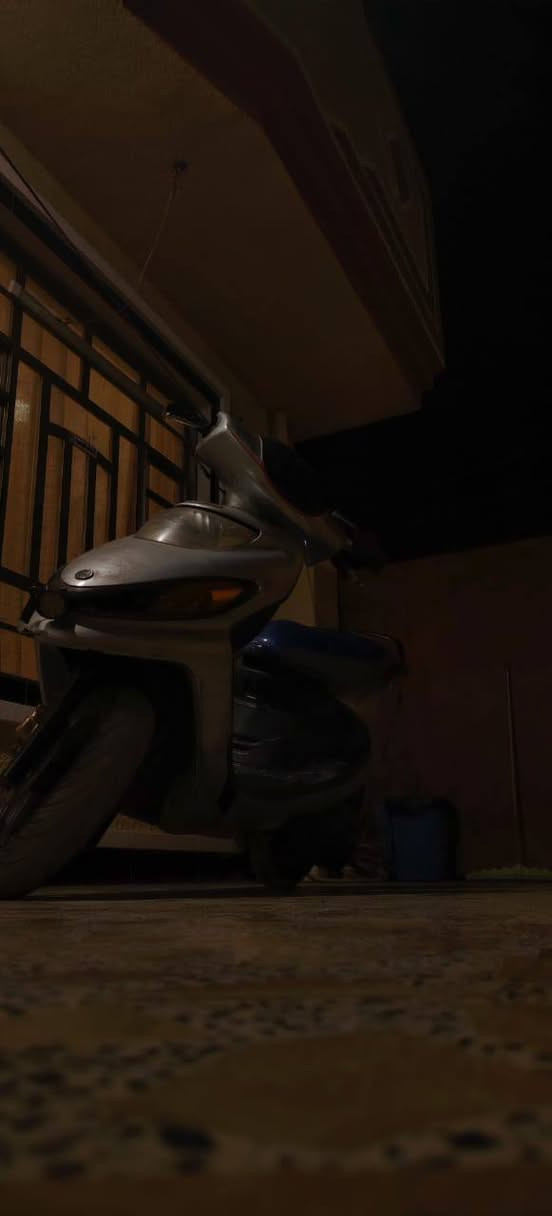 سلام عليكم دراجة دولفين للبيع بدون اوراق شغالة كلشي مابيها السعر 250 وبيها مجال مكاني ديالى منصورية الشط قبل سيطرة الغالبية رقم الهاتف ***********
