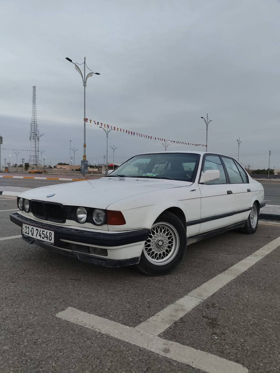 #السلام_عليكم
#للبيع BMW 740i
أصل 8 سلندر
موديل 1992 – وارد ألماني بدون صبغ سيارة بيها مكانات صغيرة صبغها كله بلادي بدون حادث
 مكاني كربلاء المقدسة
رقم بغداد دولي
التحويل باسم المشتري مباشرة 
 سنوية جديدة لحد 2028
 فول مواصفات 
سلايت روف 3 طگاات بجم عريض أصل
دبل إيرباك
دبل جكمجة
 بطانة دبل نفّاضة كشنات كهرباء 16 حركة
جعمقة ستيرن كهربائية 
دكة جرس دشبول بلاد وية السويچ وبل120 
بردة خلفية 
 ومعروفة الBmw
سيارة  شخصية  استخدام منزلي 
مو مستهلكة
جاهزة 100%
مجهزة على آخر حباية
كلشي بيها نظيف وجديد وبلاد وجاهزة مابيها اي نقص
السعر 64
 ومجال بسيط 
 رجاء عندي ضرف خاص واريد ابيع بدون كسران
لاستفسار: ***********
***********
