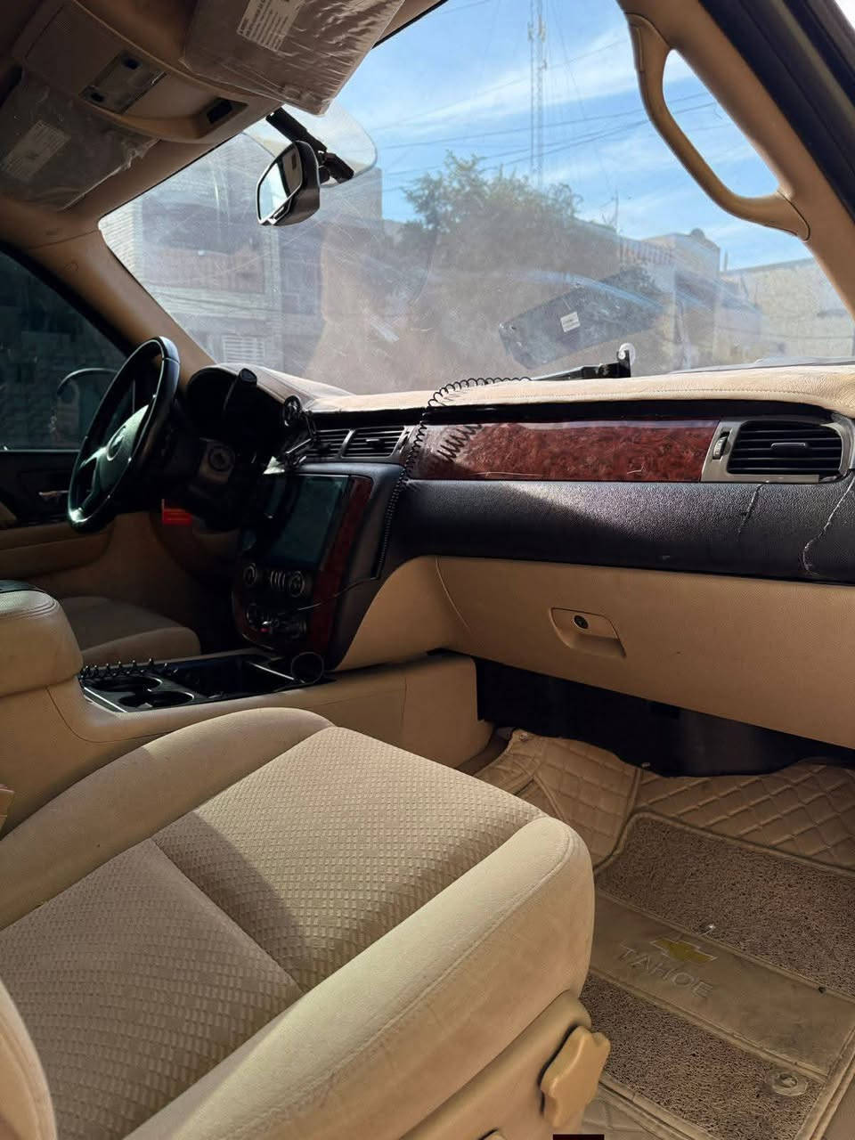 السلام عليكم اريد مراوس مع طويلة 
 تاهو 2008 خليجي مكفولة من الكص مكفولة من الضربة والصبغ والتبديل مكينة 5300 سيارة جاهزة اريد مراوس مع طويلة. ***********
