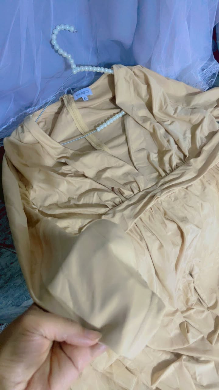 فستان محجبات جديددد غير مستخدددم 
مضلوم كولش هوايه بتصويرررر   القطعه الجوه قصه الحوريه موعدله وعليه مسرح متصل منطي فخامه  
خامه ثقيله وتنطي ابد مو عادي 
قياس xxxl
الصدر ٣ اشبارر 

وبلعافيه ع تاخذه يجنن


**إذا كنت صاحب هذا الإعلان وتريد حذفه لأي سبب، رجاءا أرسل رسالة إلى الدعم الفني**