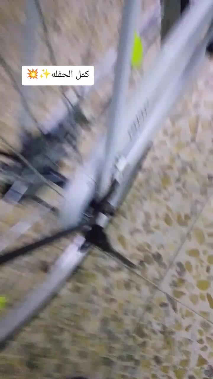 سلام عليكم بايسكل للبيع بايسكل يخبل جديد صارلي شهرين من جايبه رايده ميه وعشره وبي مجال مكاني بغداد المعامل✨💥


**إذا كنت صاحب هذا الإعلان وتريد حذفه لأي سبب، رجاءا أرسل رسالة إلى الدعم الفني**