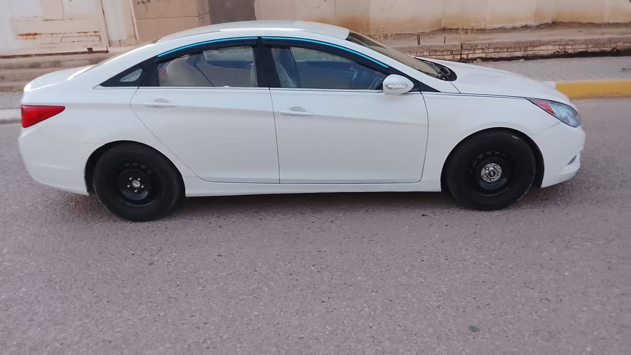 سلام عليكم سياره نوع سوناتا موديل 2011خليجي فول موصفات فتحه كامره دواره  حساسات تحكم ستيرين مري شفط شاير مري كير مكينه حداديه تخم تاير تبريد قطعتين سياره غرفه جديده بيه مكانات صبغ كلير اثر شخوط لباقي كفاله عامه العنوان كربلاء السعر 93رقم الهاتف ***********
