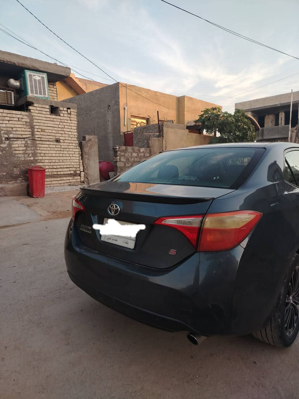 السلام عليكم ورحمة الله وبركاتة كورلا 2014 رقم بغداد  وارد أمريكي فئه S فول مواصفات ما عدا البصمه حادثها جاملق امامي الايسر مبدل نفس اللون بدون دواخل والبنيد مصبوغ نفسه محرك وكير انضاف جدا تبريد شغال تخم تاير جديد ويل كب حجم 17 تحكم استيرن جهتين شفتات سرعه وكروس سرعه اشاير بل مري فتحه سقف شاشه وكامره لايت زنون كشنات جلد مكان السياره بغداد السعر 118 وبيها مجال للاستفسار الاتصال على الرقم ***********//***********
