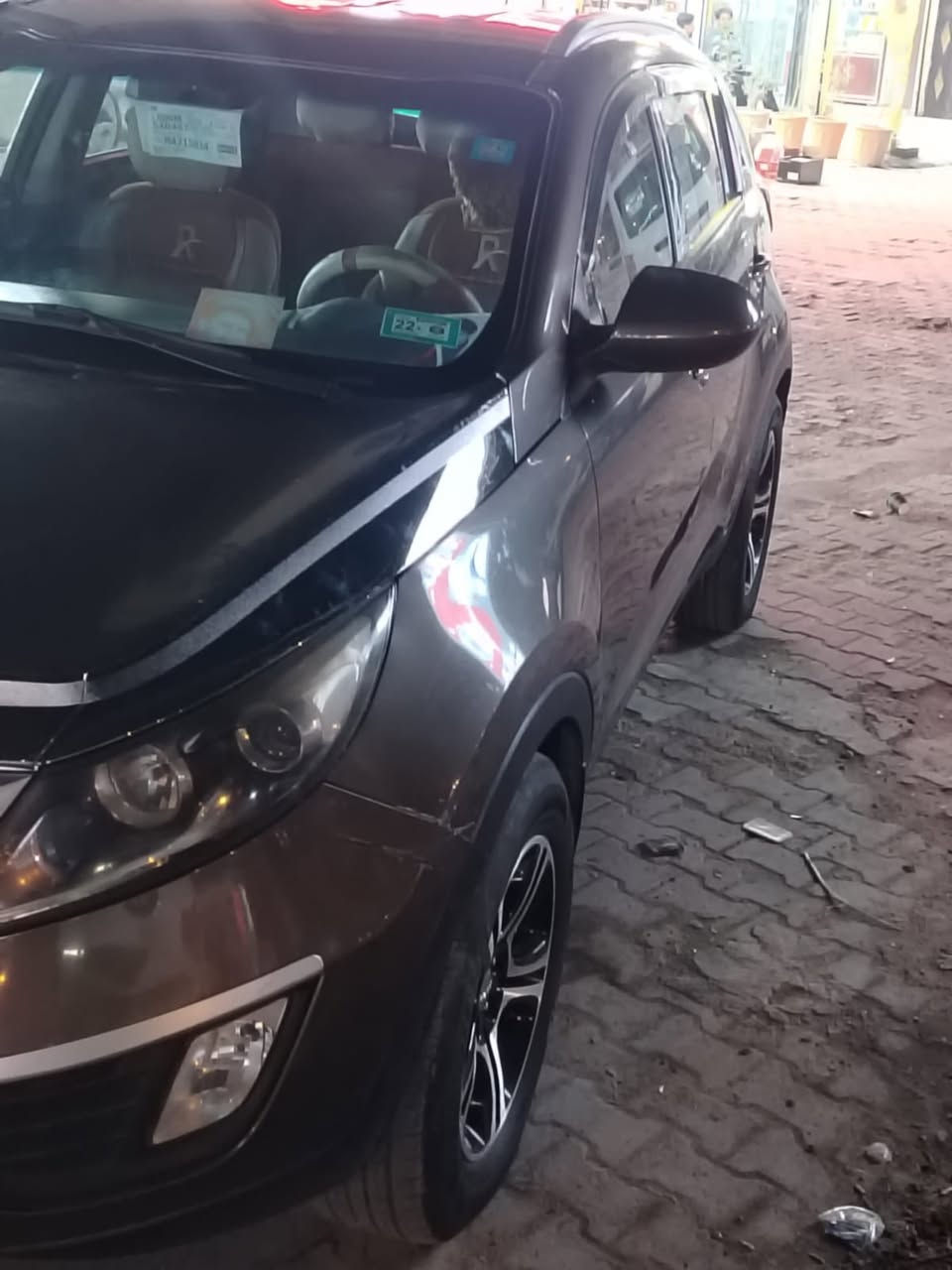 سبورتج موديل 2013   خليجي مابيه لابارد ولا صبغ بيه شخوط بابين السياره  مكينه 2000وضع الشركه  مكاني  بغداد مدينه الصدر للاستفسار الاتصال ع رقم ***********
