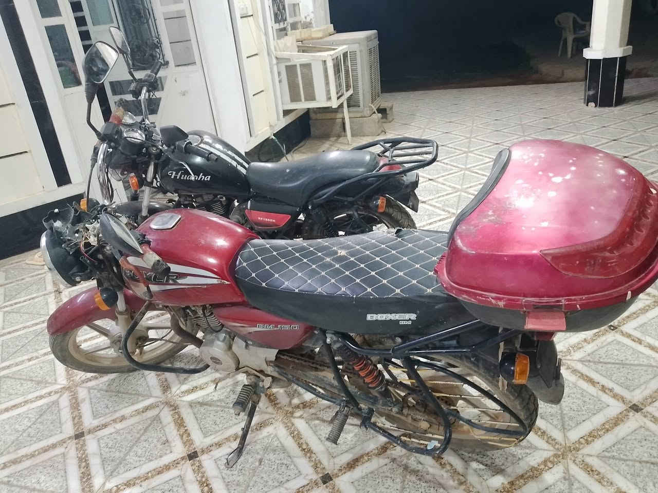 السلام عليكم دراجه باكسر سعرة 700. وبي مجال
دراجه هاوشة البيع السعر 650 وبي مجال ***********
