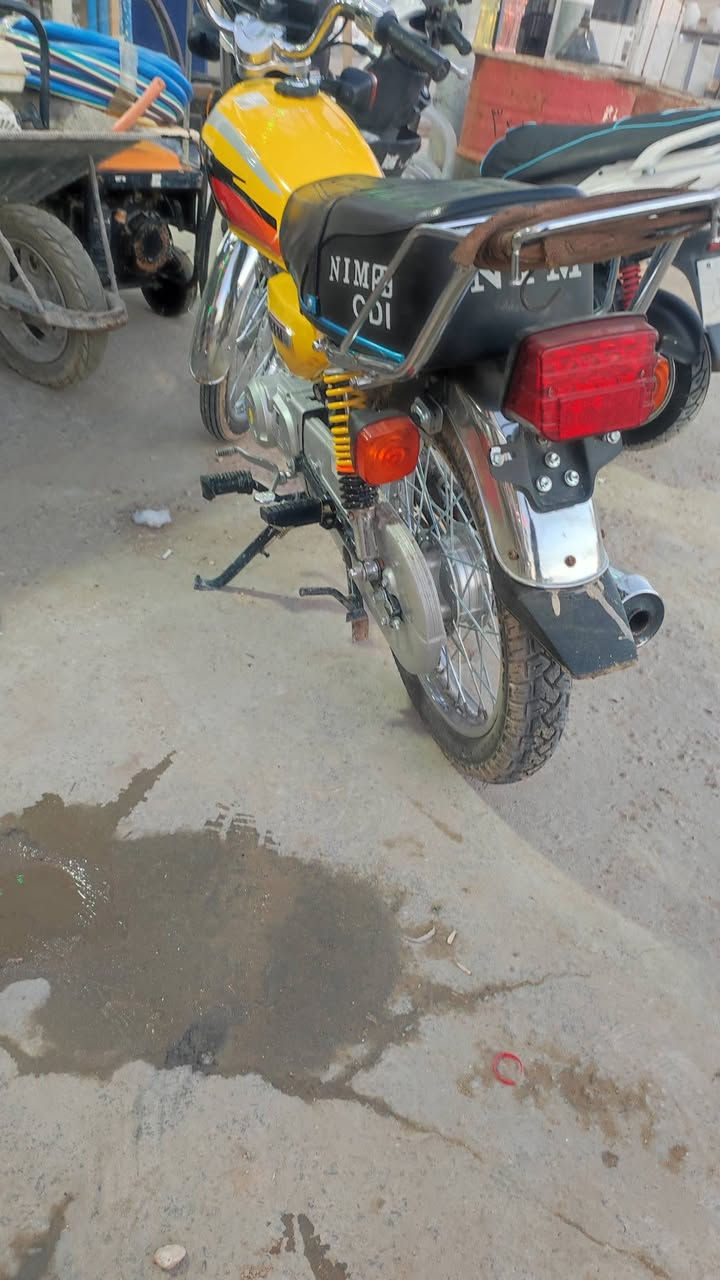 سلام عليكم 
   دراجه اربعه كير لون اصفر موديل 2026  اسكنر 
صارلها شهر من طالعه كفاله عامه 
سعرها 650وبيها مجال مكاني كربلاء بوبيات  
الاستفسار ع رقم ***********
