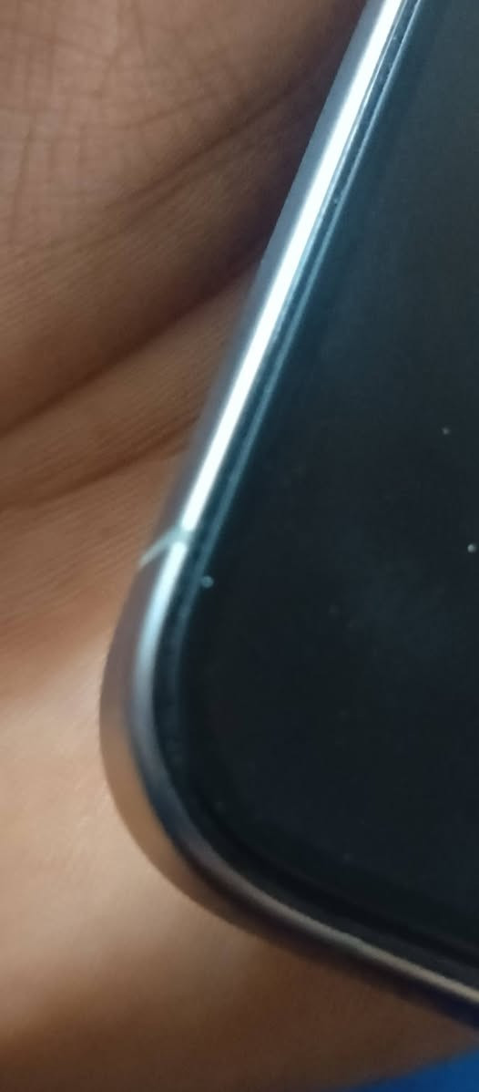 السلام عليكم
ايفون 15 برو ماكس 

ماستر نموذج شرق اوسط  

كامل 

ذاكرة / 256

بطاريه / 88 

الجهاز / مكفول بس شخط  مال سويج سياره  صغير ما مبين موضح بل صوره 

لون / تيتانيوم 

المكان / بغداد الشعله الرحمانيه 
وتساب ***********

السعر / 1050 بي مجال قليل
