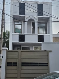 بيت ١٢٥ متر ٥ في ٢٥ اربعه نوم ومطبخ حولي كبير وصاله وبيتونه مخزن كبيره...