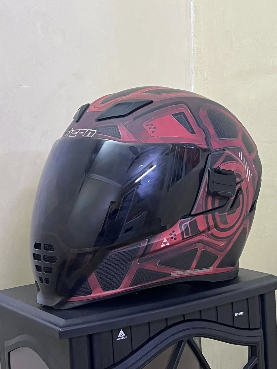 خوذه ايكون قياس xl وياها جامه شفافه 
 
سعر 250 
***********
