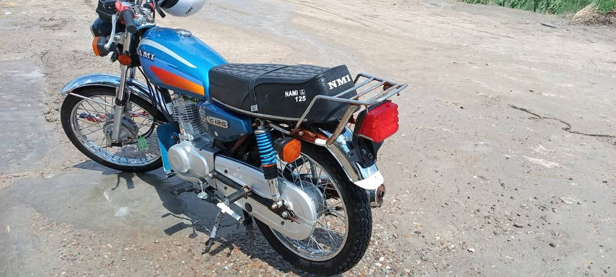 سلام عليكم دراجه نامه مكينه مامفتوح بيهه برقي الدرجه نضيفه ونعمه من الله اصولي اوراقهه موجوده ويلاتهه جدد تايراتهه جدد الدرجه كلش حلوه مكانهه ناصريه سوق الشيوخ 950وبيهه مجال
 ***********
