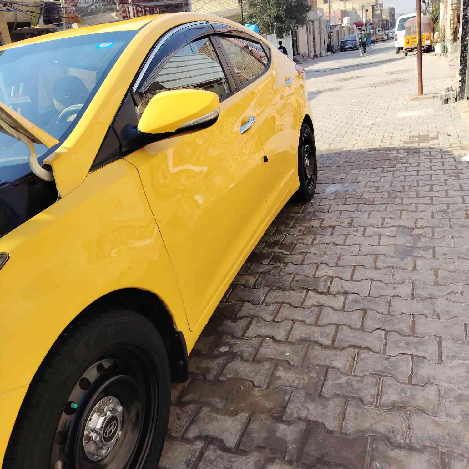 السلام عليكم النترا خليجي موديل 15 فول ما عدا البصمه سياره خير من الله دوشمه عامه تخم تاير 
كير مكينه مفتوحات لا تنقيص ولا تبخير هيئه غرامات مصفره سياره خير من الله رقم بغداد تحويل ثاني يوم سياره باسمي هزه جديده سعر 105 وبيها مجال الاستفسار ***********
