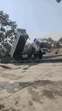 مان موديل 94 بلادي قلاب مكينه 28 مجموعه نص جي أف شاصي عريض مضروب باج بطن من الطول للطول كير حصيره 160مكينه خير من الله مابيها تنقيص
رقمها سليمانيه بسمي لل 2026 تنتهي السنويه سياره جاهزه للشغل تخم تاير   *********** سعرها 200 قفل
