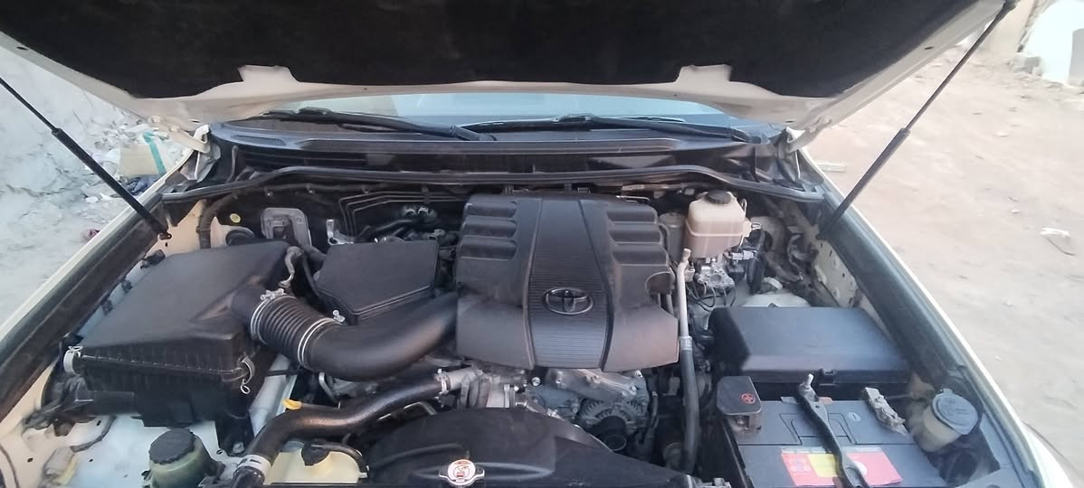 سياره للبيع لاندكروزر موديل 2014
المواصفات
بريم فول1/1 السياره مكفول كفاله عامه رقم بغداد
دولي السعر السياره(10/ 4)
اربع شدات وعشره
مكان السياره كربلاء
للتواصل
***********
