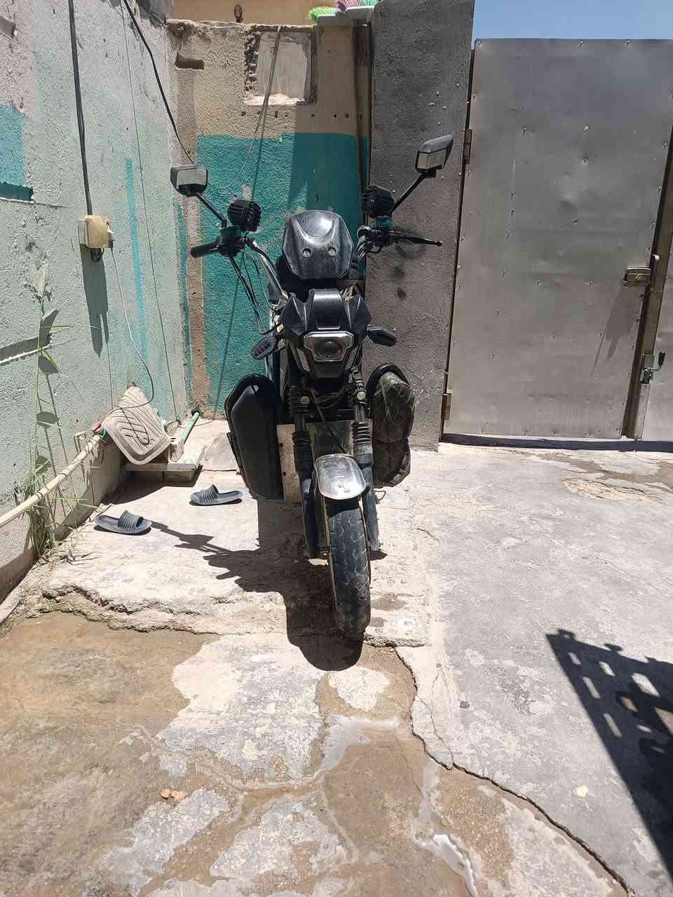 سلام عليكم ماطور للبيع جبلي نوع الخوين  ويا بطاريات 6 هابطه سعر 250بي مجال قليل ***********
