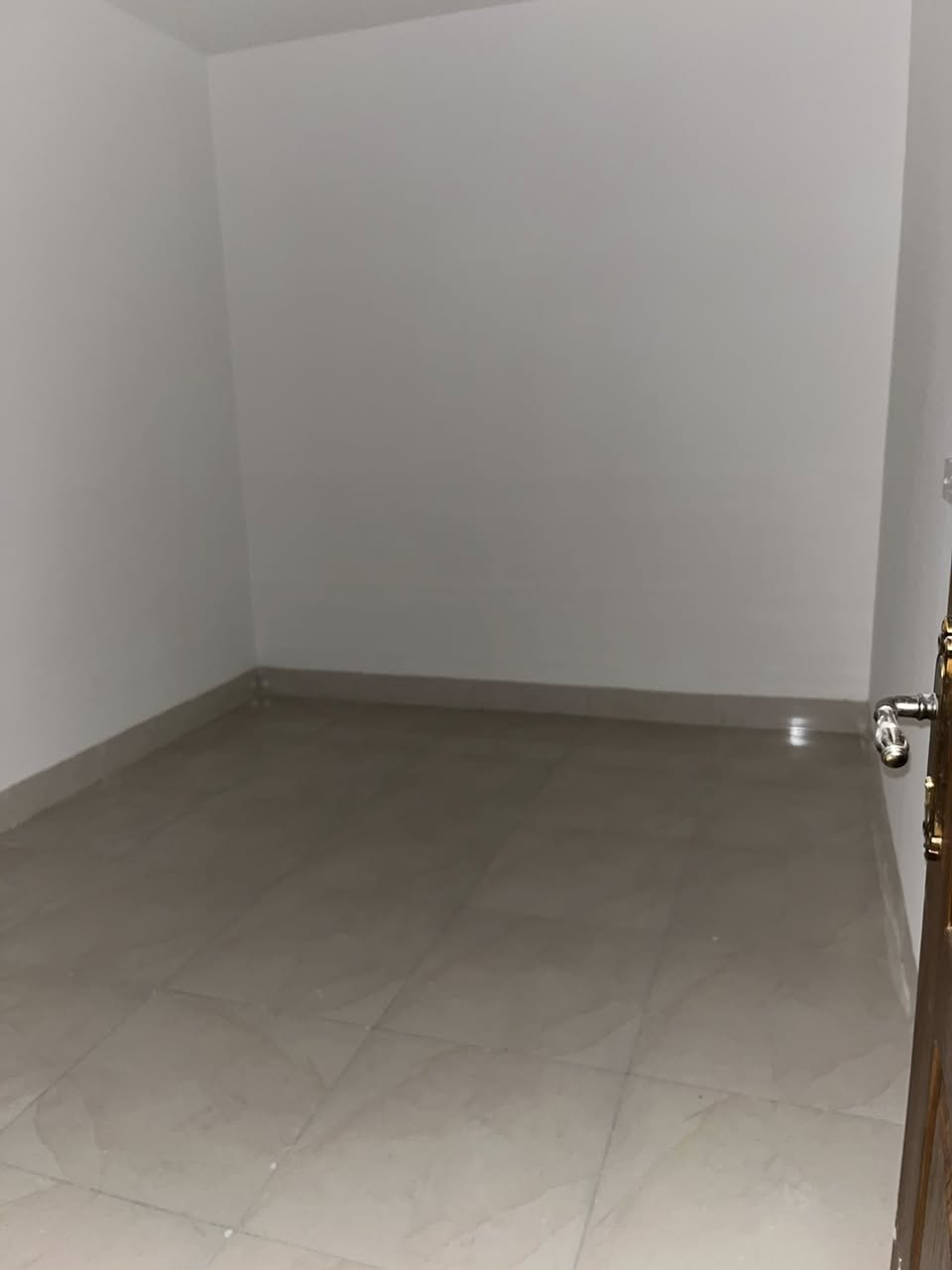 متاح بيت للبيع
المساحة ٥٥ متر واجهة ٣.٣٠ نزال ١٦
صالة ومطبخ و٣ غرف نوم 
صحيات فوك وجوا بيت جديد 
العنوان حي سومر الفلكة الثانية قرب شارع المدارس
السعر ١٦٥ وبيه مجال 
للاستفسار ***********
