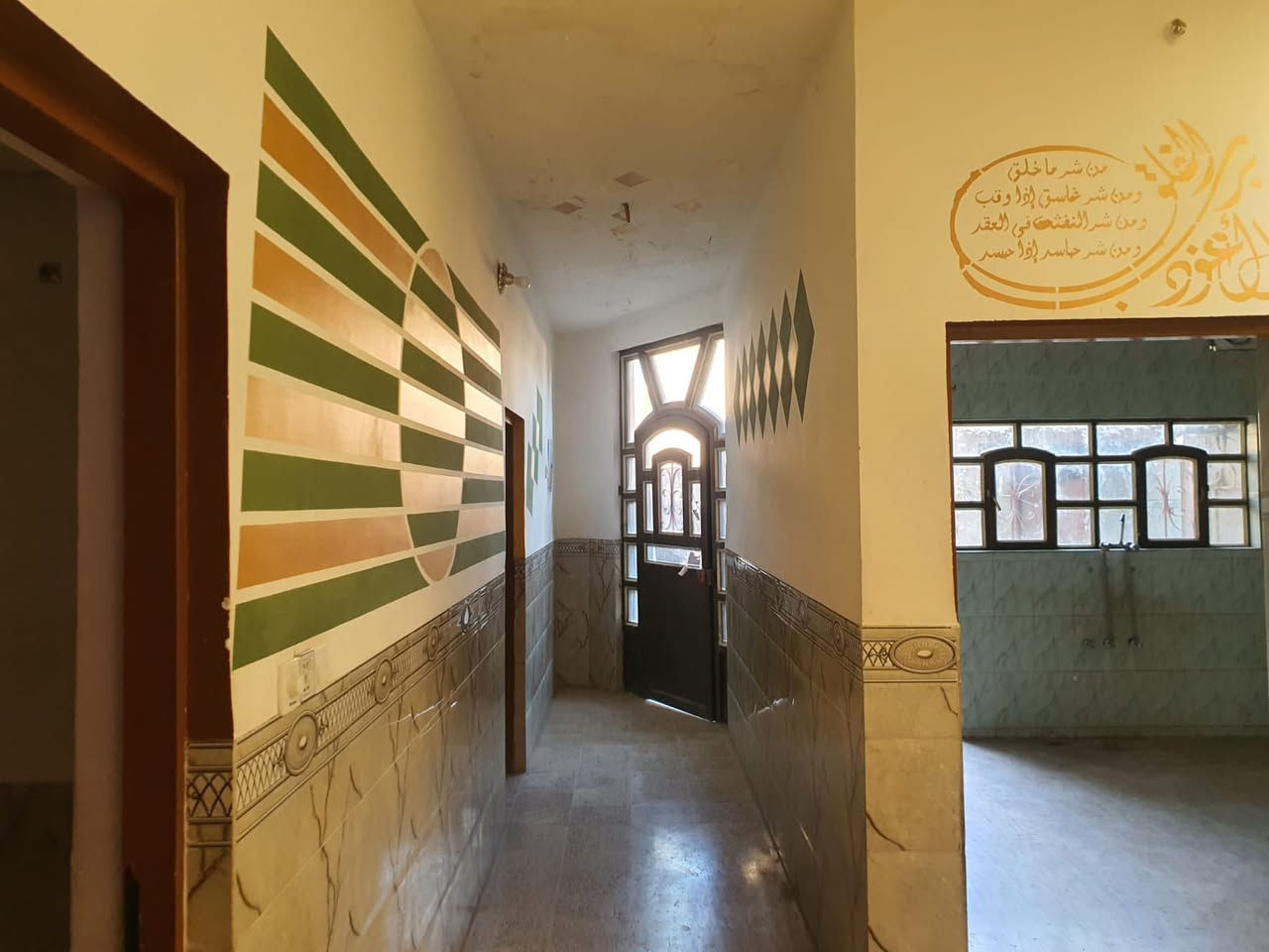 دار للبيع قرب مدرسة الشرقيه المساحه 130 بناء درجة أولى اي ضرر مابي السعر 37الاستفسار‭0773 589 7145‬
