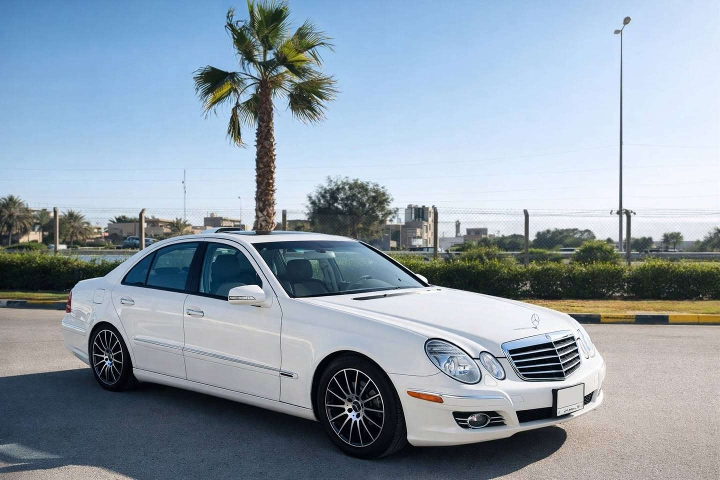 مرسيدس بنز…الأفضل ولا شيء سواه ✨❤️
نقدم لكم ايقونة الفخامة W211
Mercedes-Benz E 320
انتاج 2003
بدون حادث فقط صبغ جمالي باب وبنيد✅
السياره جديدة بمعنى الكلمة
سيرفس كامل من منضومة بانزين ومنضومة تبريد 

للتواصل والاستفسار للجادين فقط 
***********
ولمعرفة السعر  كتابة تم بالتعليقات بغداد, العراق
