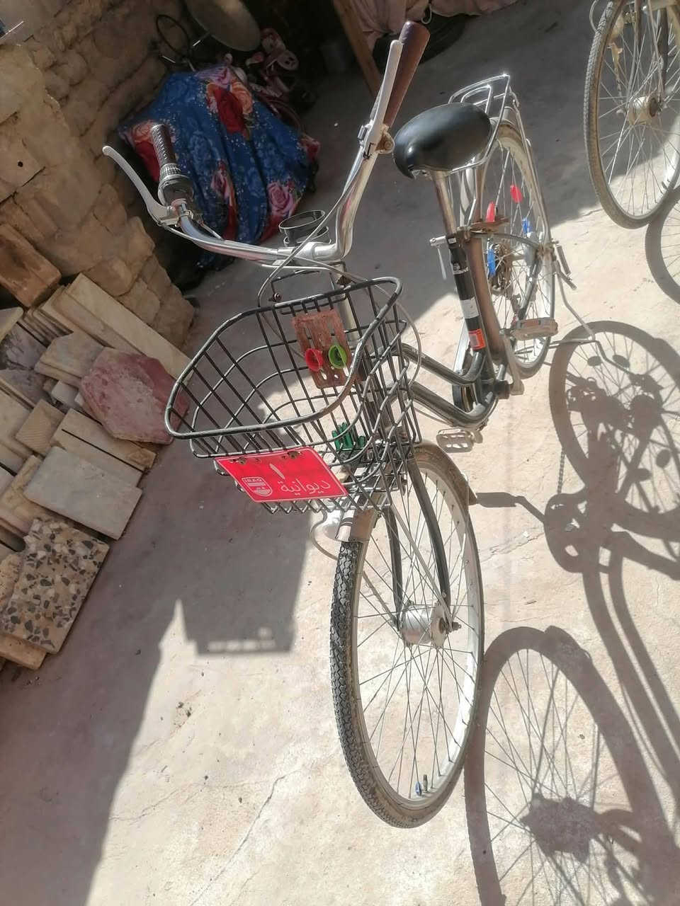 باسكلين للبيع      
حجم ٢٧  
مكاين  كير شغال  وسلات خلفي امامي نضيف فول مواصفات تجي يمي وتشوفه 🌹 قفل امامي وخلفي 

حجم ٢٦

فول مواصفات سلات خلفي وامامي قفل أمامي وخلفي
مكاين كير شغال

للاستفسار الاتصال على الرقم هذا
    (*********** )
