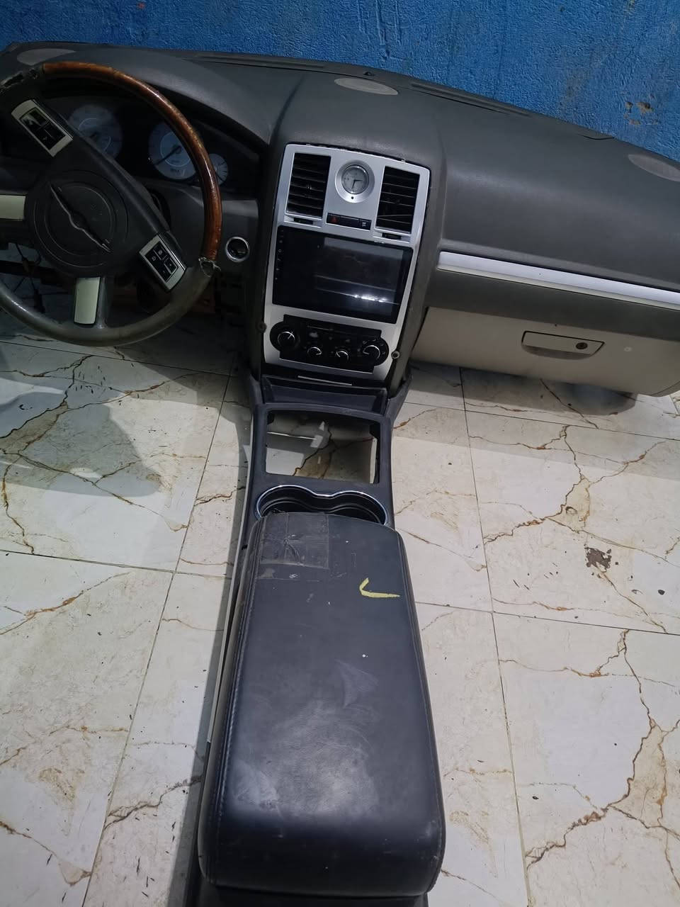 سلام عليكم اخوان غرفه أوباما عشره عسليه للبيع دشبول كامل مع تاب شغال شرط مع بطاين مع عضمات مع فرس كامل مكاني ميسان العمارة رقم الهاتف *********** الشراي يتصل وبخدمته
