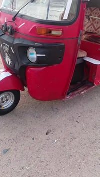 تكتك البيع باجاج تكتك حلوة بس بية خياسات جوة بلدوسة مجفتة مرة وحدة تكت...