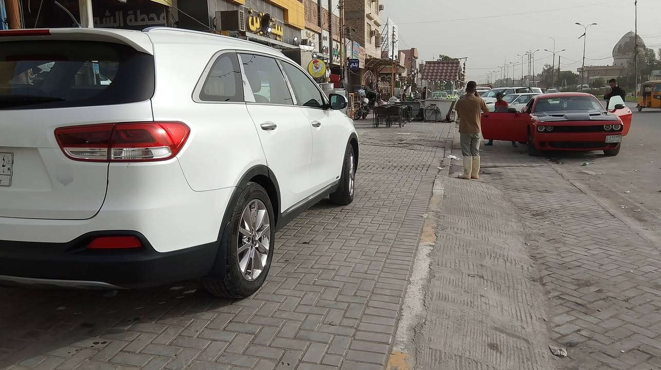 كيا سورنتو 2017 بغداد فول مواصفات ابيض صدفي مكفوله من الحادث وصبغ ابيع على الفحص
2بصمه 
دخول ترحيب بصمه وبصمه تشغيل
مري شفط
برو راما 
تبربد 3 قطع وتقريد ةتدفئه كشنات
3 انظمه قياده 
كشنات كهرباء 
اتو هولد 
حساس خلفي امامي

وبيه مواصفات بعد ماشيه 142 الف  رايدها 230 وبيها مجال لشراي الي يتصل ويجي يشوفها السنويه نافذه الى نهايه 2026 مكاني الدوره شارع 60
***********
***********
