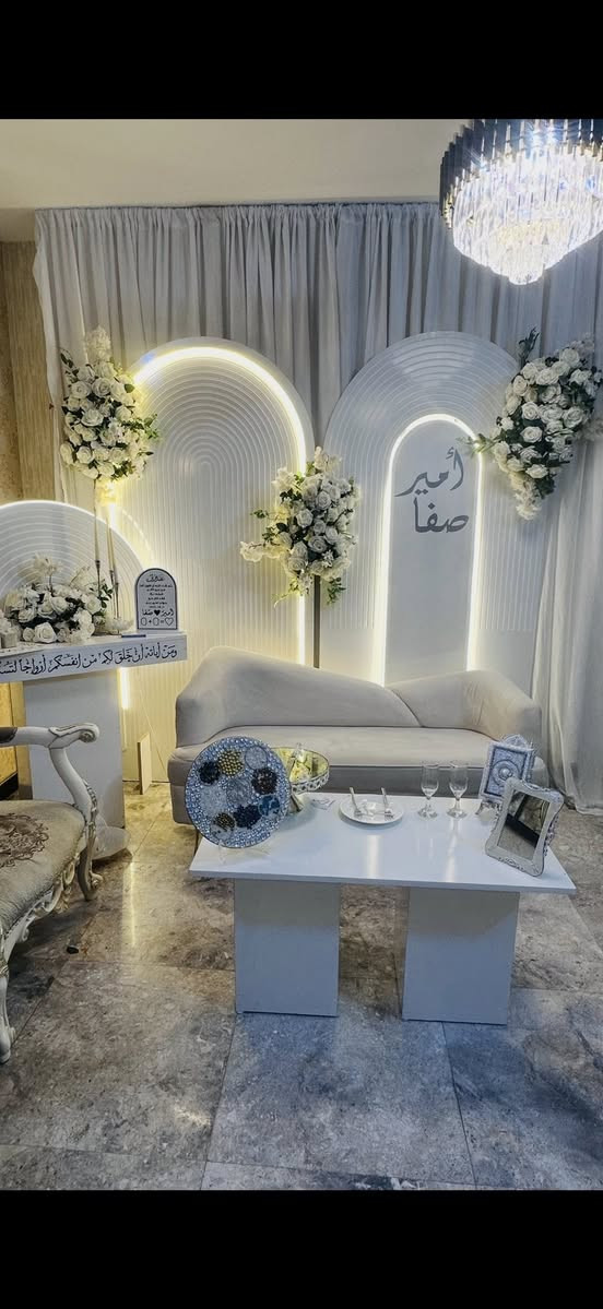 السلام عليكم
كوشات عدد3 كل وحده وسعرها

كورنرات مع ميوزه كل واحد وسعره

عنواني بغداد 

نظافه60‎%‎

***********
