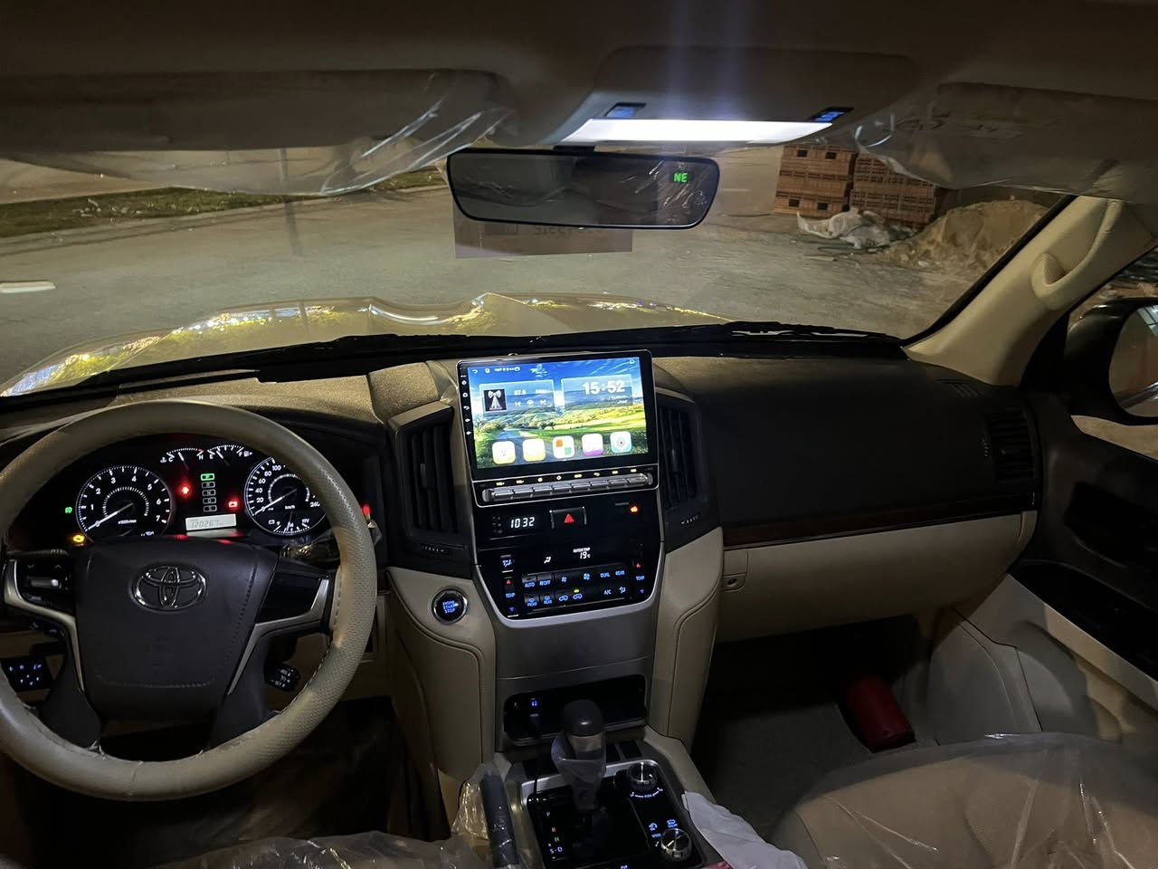 لاندكروز 2017 سياره كفاله عامه جديده كلش ماشيه ١٢٠ الف سياره فول موصفات مكينه 8سلندر 4600 كشنين كهرباء جلد سياره متعوب عليها السعر 465 رقم ***********
