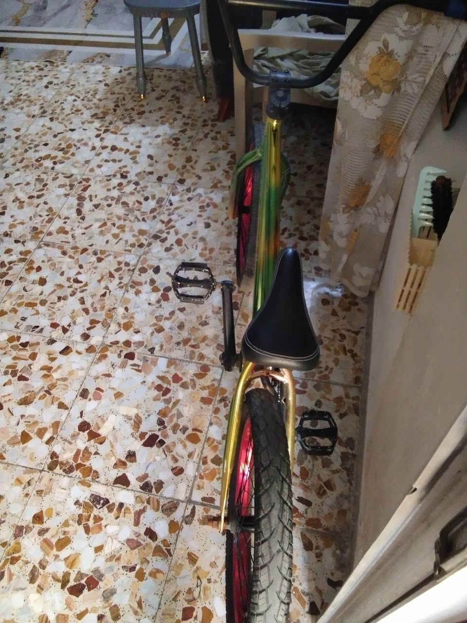 سلام عليكم  بايسكل للبيع BMX سبع الون مميز  معه زوج  هدية  يدات زرك العنوان بغداد حي  الاعلام مجاور مرطبات ريان السعر 200 وبي مجال حك جية الشراي يجي خاص


**إذا كنت صاحب هذا الإعلان وتريد حذفه لأي سبب، رجاءا أرسل رسالة إلى الدعم الفني**