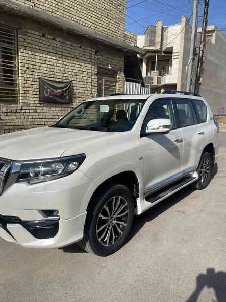 السلام عليكم 
برادو موديل 22
سبعينية TX.S
ماشية 73 الف
السيارة مكفولة ما عدا شخط بل جاملغ صغير 
وشخط بل باب والباقي مكفول
6 سلندر مكينة 4000
كراسي جلد + كهرباء
7راكب 
سلايد 
ثلاجة
لايت زنون
تشغيل عن بعد 
هوك خلفي 
كامرة خلفية + حساسات
دبل تانكي
سبير تعليك
لون الداخل قرميدي 
وباقي المواصفات معروفة 
سعرها 435 بيهة مجال
الاتصال على الرقم***********
مكانهة بغداد
