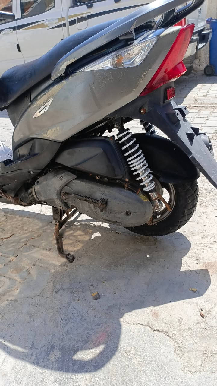 سلام عليكم دراجة ثعلب ماكس  140 GTR للبيع او مراوس دراجة رمبة مكينة خرسة تحط كلاس علية ما يهنز دراجة كاملة كهربائيات كاملة جيب وياك فيتر خبير دراجة عيبة كفر امامي طب ابو باسكل وصبغتة  المكان بغداد دورة المكانيك سعر 475 بيهة مجال وهاذة رقمي *********** وبي وتساب
