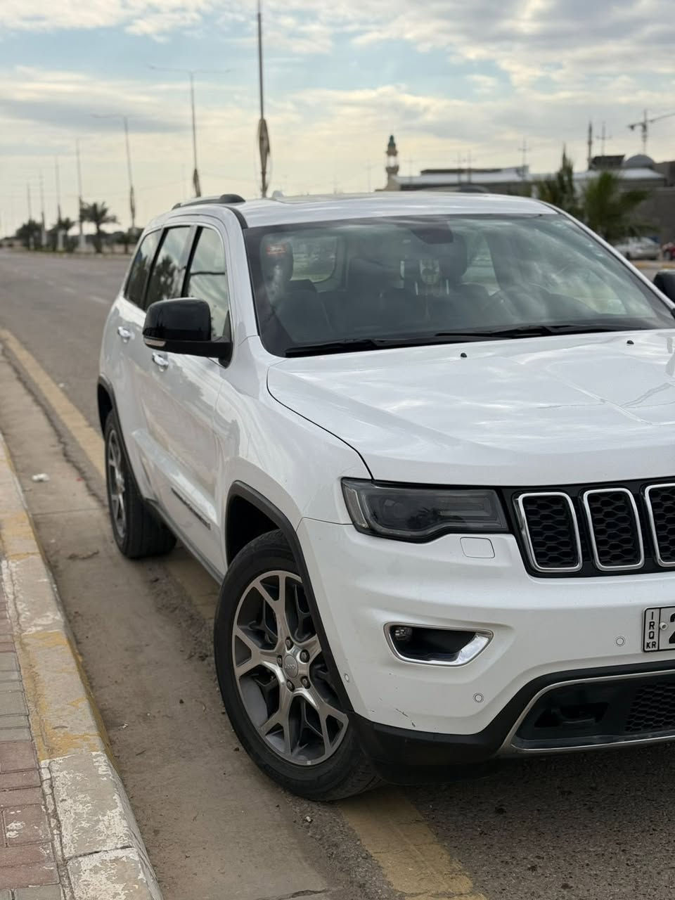 السلام عليكم
للبيع
جيب لاريدو 
فئه لمتدد 
سياره فول موصفات 
خليجية 
محرك 6 المرغوب 
محرك وكير مكفولات بدون اي فتح
 سونار مرفق بل منشور 
كفاله عامه عدا شبرين بل باب 
سياره جديده محرك وكير صدر تاير كله جديد 
سعر 265 وبيه مجال
مكانه الفلوجه حي الشركه قرب اسواق عطوفه 1
*********** واتساب
