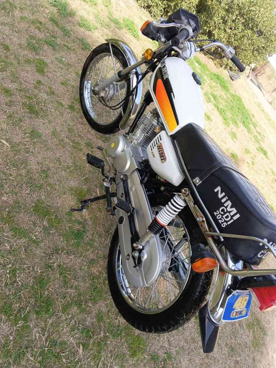 سلام عليكم
دراجه نامه امتياز للبيع موديل25 اوراق اسنكر دراجه نضافه 
مكفوله برغي مامفتوح بيه السعر 650وبيهةمجال بسيط
***********
