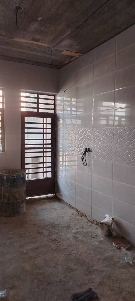 كادر خلفه سراميك كاشي مرمر شغل مظبوط سعر مناسب 
***********
