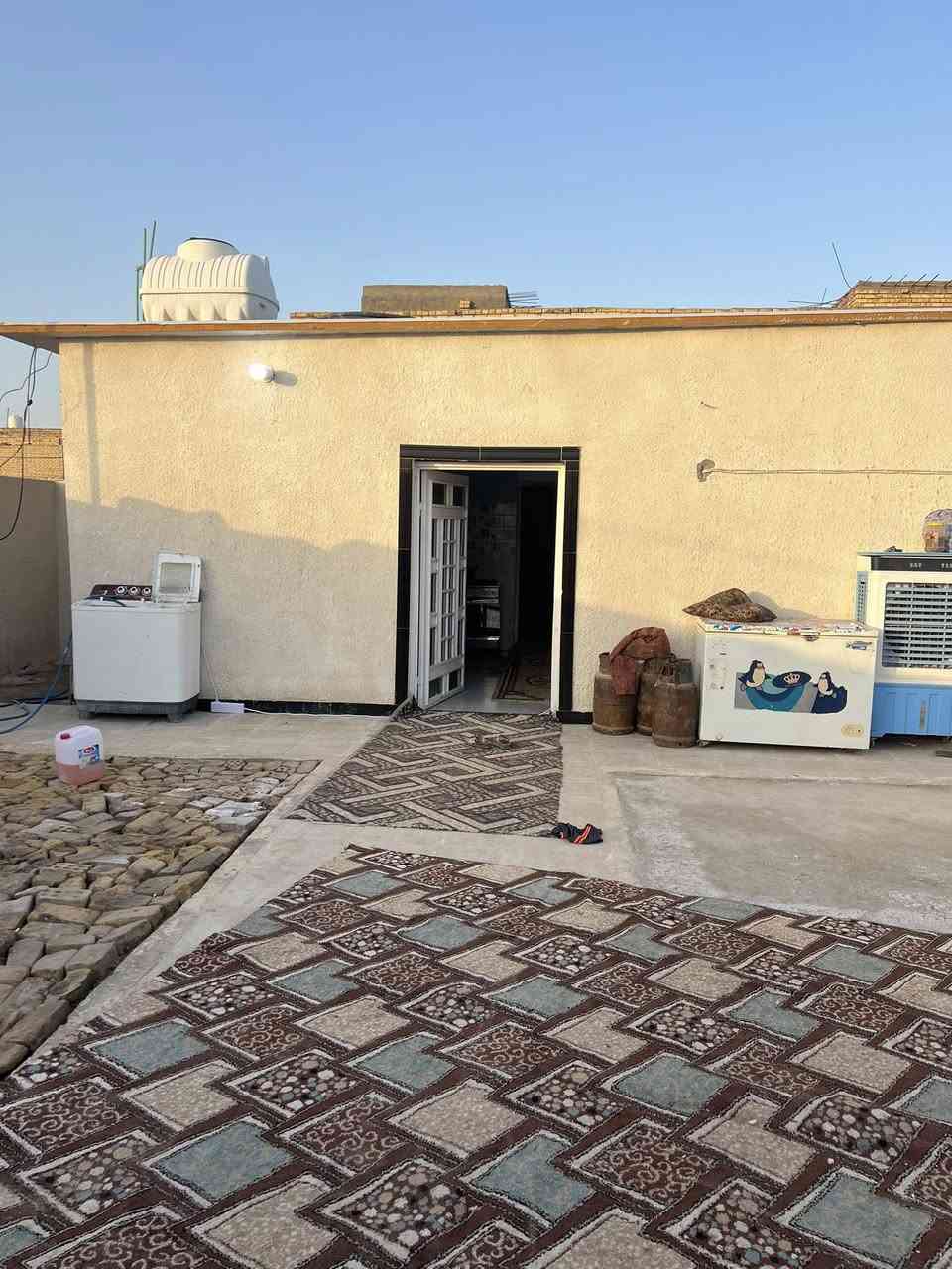 بيت في كوت الجديد شارع الأقواس يم الولده بناء بلوك ٢٠٠متر***********
