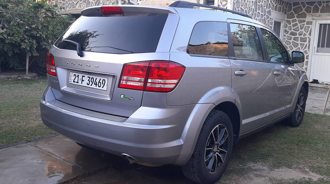 دوج جورني موديل 2020  باسمي محرك أربعة ٧ راكب و ٣ قطع تبريد ويل كب ١٧ اصلي وباقي مواصفات معروفة بالجورني سيارة جديدة ونظيفة كلش استخدامها قليل بدون صبغ ولاتعديل ولا شخط ولا حالوب فقط تبديل بابين سكن بلادي نفس اللون مطابق ١٠٠% ارباكات سليمة شرط  ماشية ٦٠ الف ميل كير ومحرك شرط كلشي علبلاد سويج وبصمات عدد ٢ بلاد مع بطاقة بنزين السعر ١٧٣ $
*********** واتساب و ماسنجر مفتوح كركوك, العراق
