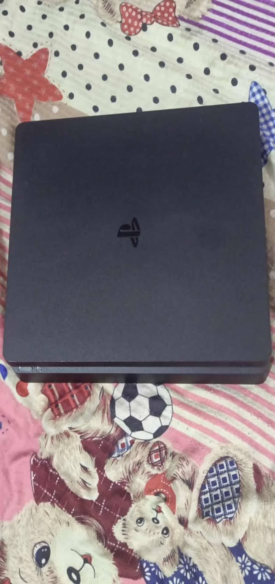 بلي 4 سلم ذاكره 1تيرا ممفتوح ابد نضيف نضام 13.2 اونلاين مع قرص فيفا 16 وقرص جي تي اي 5 و يو بي اس ويدات 2 تجاري وواير شحن جويستك واير HD كارتونته وياا السعر 250 وبي مجال مكاني كربلاء الحر الرقم ***********
