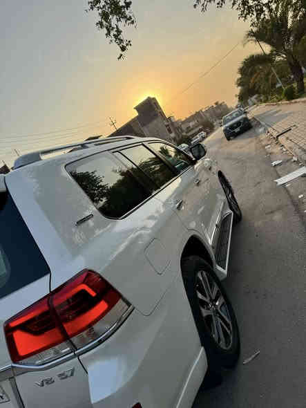 السلام عليكم تويوتا لاندكروز 2019 VXR 5700 محرك لكزز السيارة فول موصفات دشبول ليزري كشنات جلد كهرباء بصمة فتحة شاشة كبيرة كامرة خلفية ماوسات تحكم حساسات امامية خلفية 7 راكب وباقي الموصفات المعروفة السيارة مكفولة كفالة عامة عدا شوية بارد بل باب الخلفي فقط المكان بغداد السيدية السعر 555 وبيها مجال حك  الجية رقمي ***********
