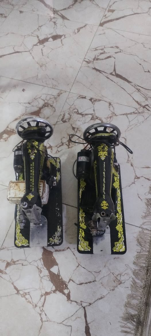 2مكاين خياطه فراشه يشتغلن ب50 ابعهن ثنينهن شلع ***********
