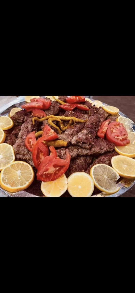 تعلن مشويات علي عبيد عن إفتتاح محلنا الجديد الكائن في شارع الكازينوات مجاور خالد الكصاب ويتوفر لدينا عروض كالآتي: كيلوا كباب دجاج ذبح 10 الف ففط 
كيلوا تكة دجاج ذبح 11 آلف ففط 
كيلوا كباب لحم 17 الف 
يوصلكم صينية كامله ويتوفر لدينا خدمة توصيل عالارقام التاليه:
***********
***********
